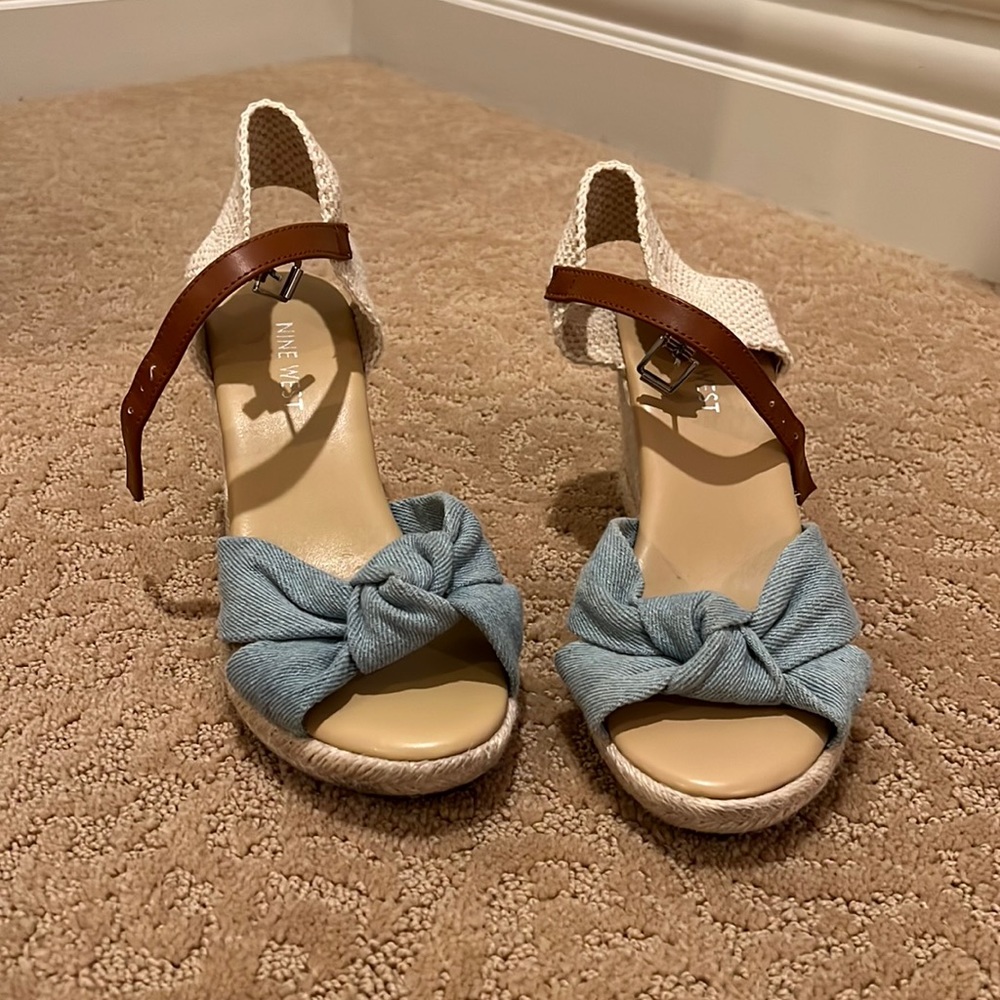 Beachy wedges